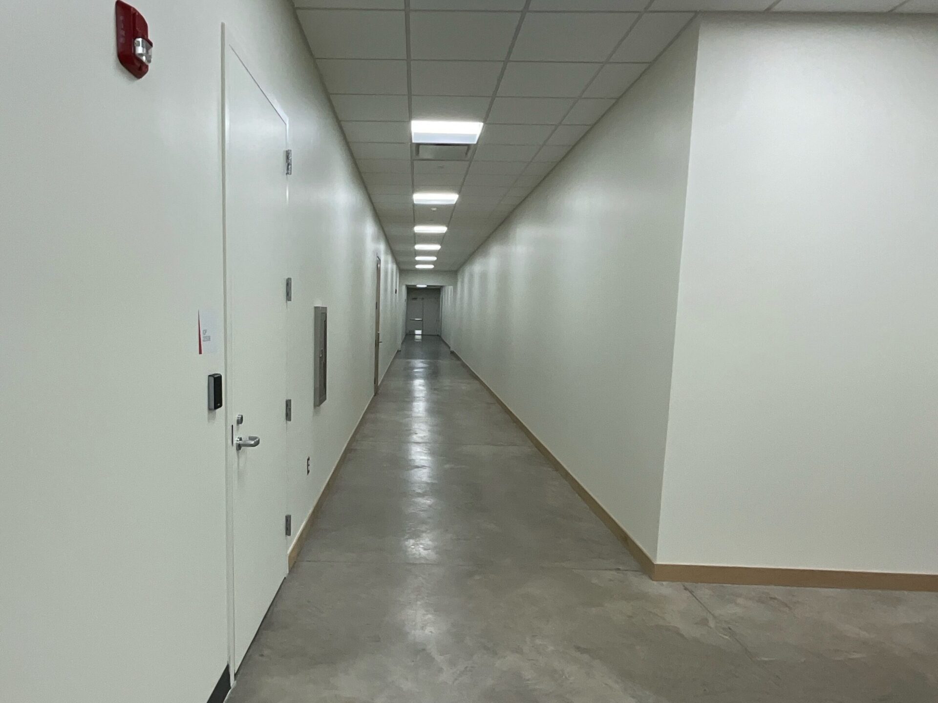 Data Center Commercial General Contractor Infinity Building Services, Inc. Bowie, MD www.infinitybuildinginc.com